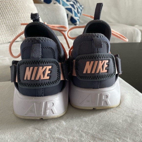 NIKE HUARACHE WOMENS 9 - Picture 3 of 4